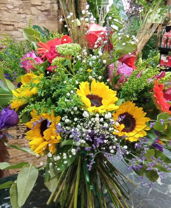 Ramo de Girasoles y flores de temporada